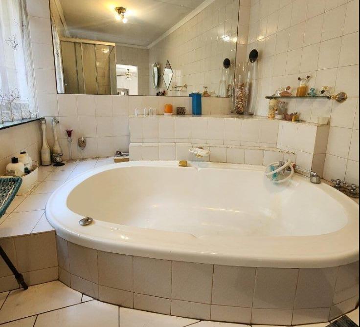 4 Bedroom Property for Sale in Verwoerdpark Gauteng