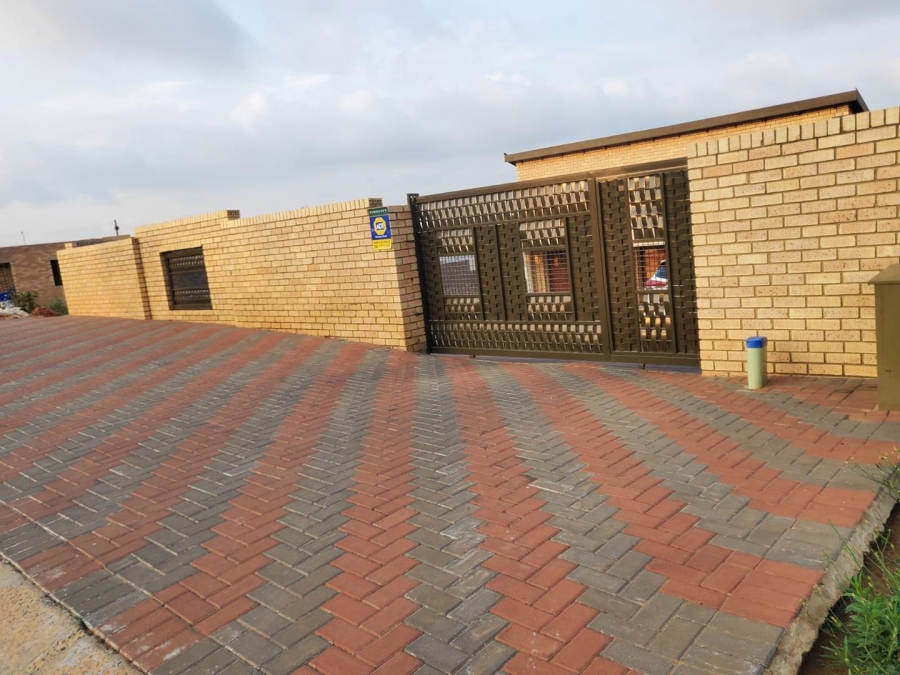 0 Bedroom Property for Sale in Zakariyya Park Gauteng