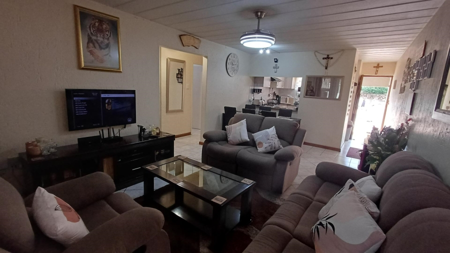 3 Bedroom Property for Sale in Oakdene Gauteng
