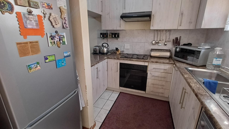 3 Bedroom Property for Sale in Oakdene Gauteng