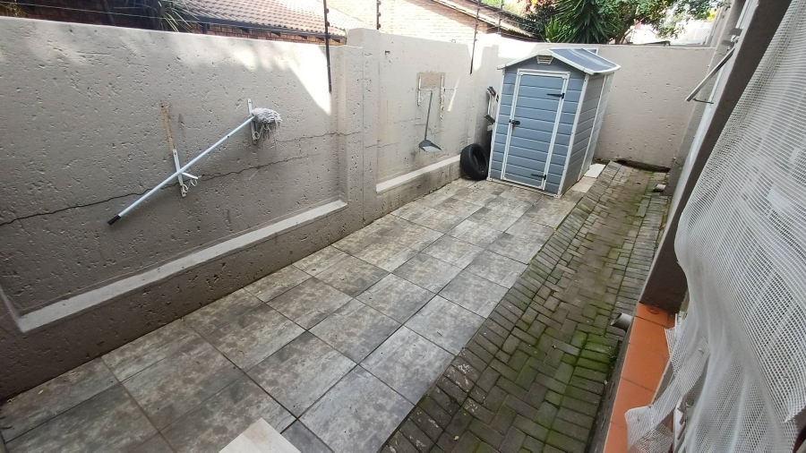 3 Bedroom Property for Sale in Oakdene Gauteng