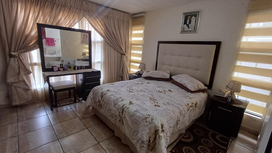 3 Bedroom Property for Sale in Oakdene Gauteng