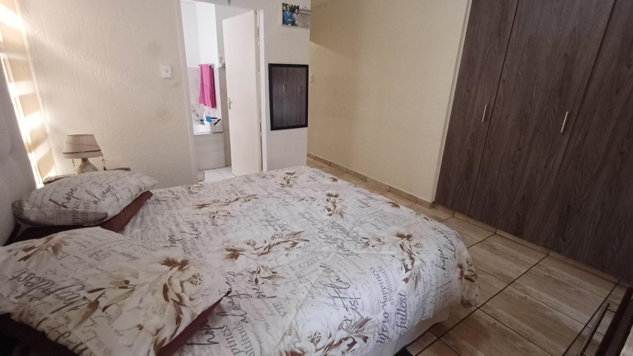 3 Bedroom Property for Sale in Oakdene Gauteng