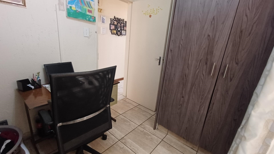 3 Bedroom Property for Sale in Oakdene Gauteng