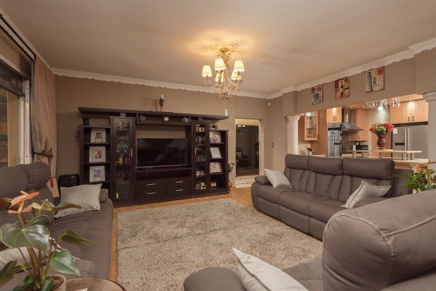 4 Bedroom Property for Sale in Brackenhurst Gauteng