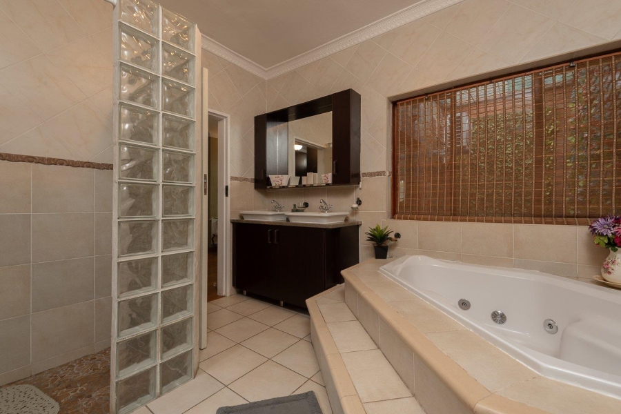 4 Bedroom Property for Sale in Brackenhurst Gauteng