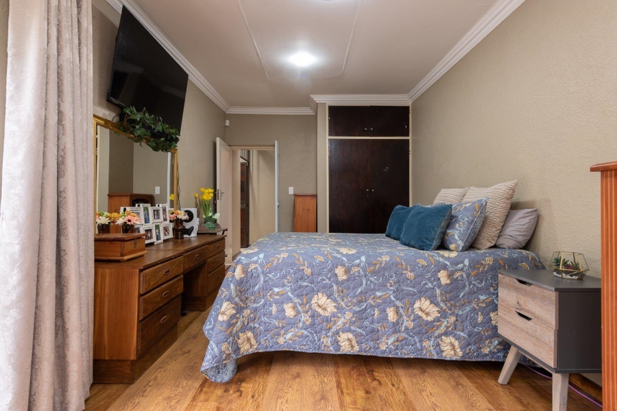 4 Bedroom Property for Sale in Brackenhurst Gauteng