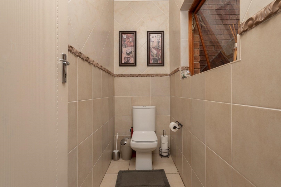 4 Bedroom Property for Sale in Brackenhurst Gauteng