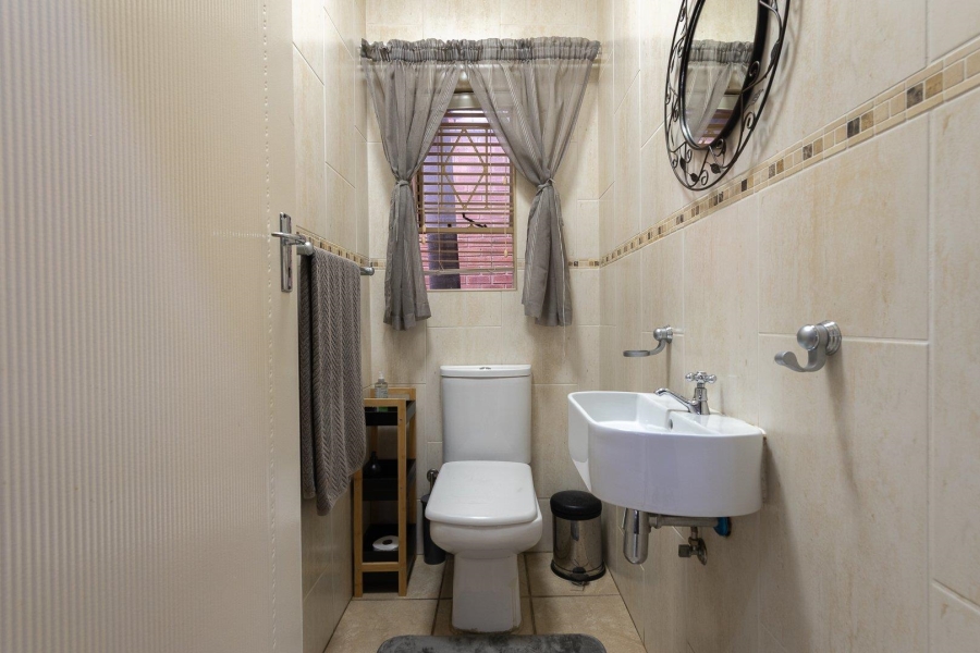 4 Bedroom Property for Sale in Brackenhurst Gauteng