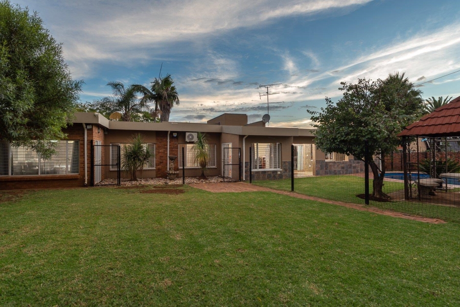 4 Bedroom Property for Sale in Brackenhurst Gauteng