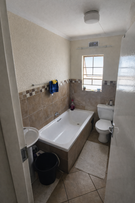 3 Bedroom Property for Sale in Andeon Gauteng