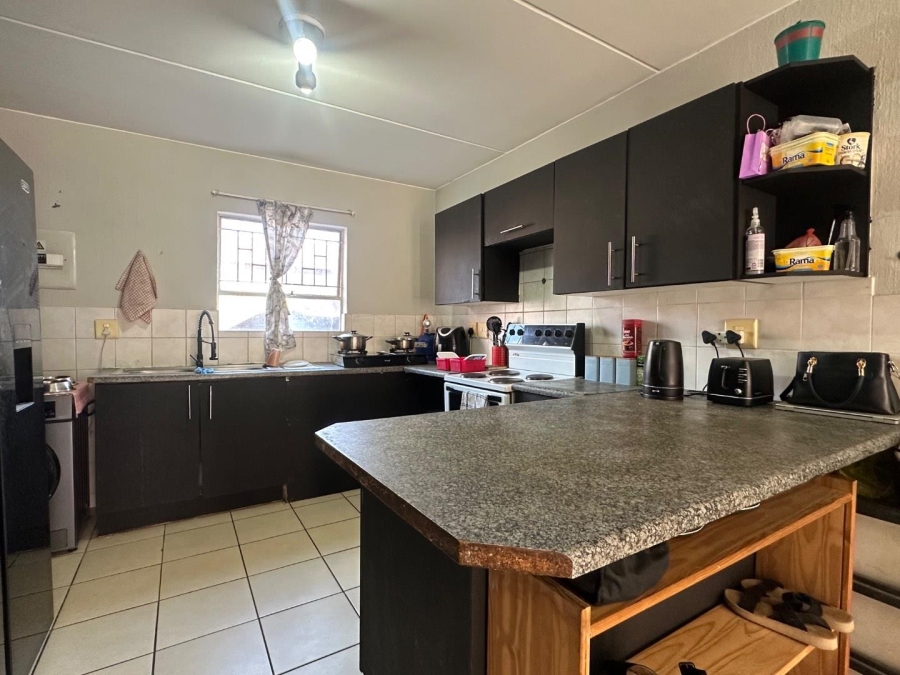 2 Bedroom Property for Sale in Vorna Valley Gauteng
