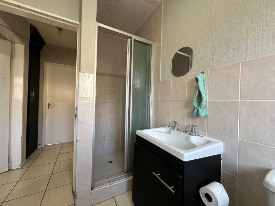 2 Bedroom Property for Sale in Vorna Valley Gauteng