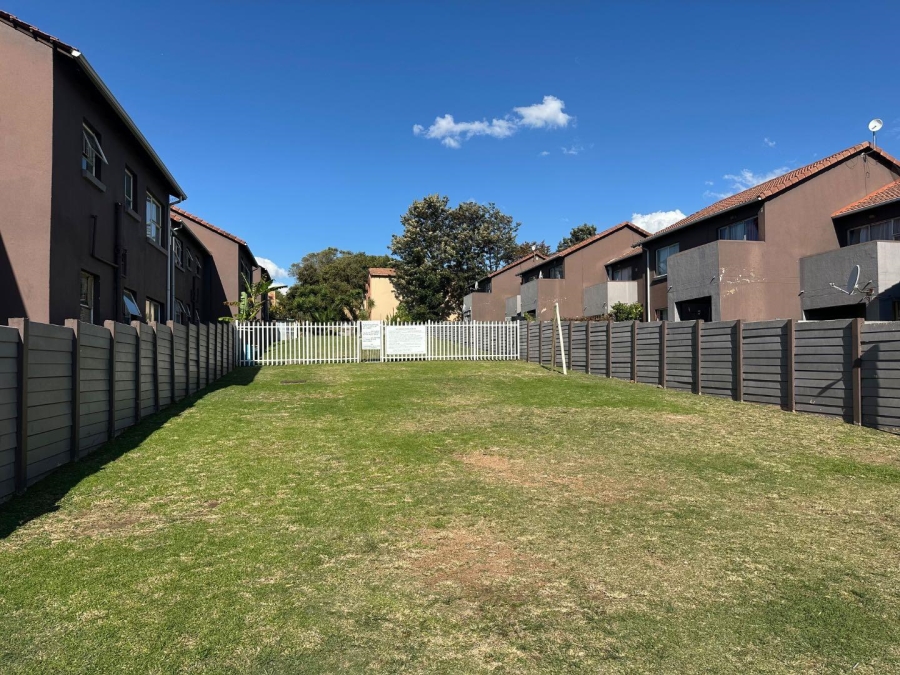 2 Bedroom Property for Sale in Vorna Valley Gauteng
