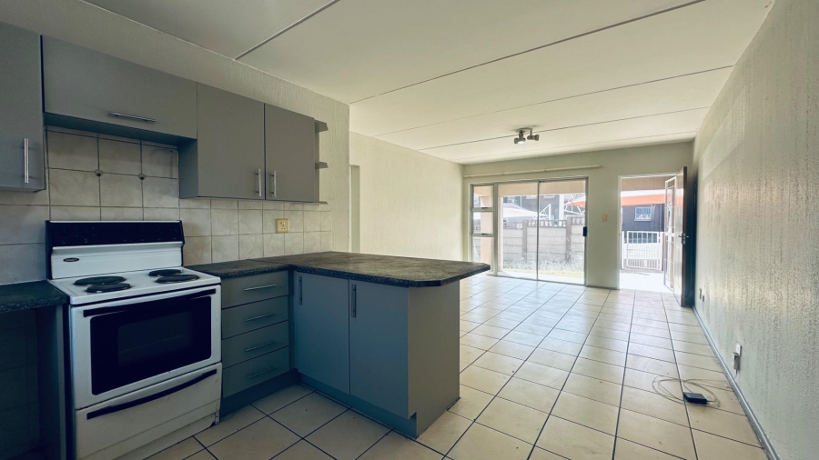 2 Bedroom Property for Sale in Vorna Valley Gauteng
