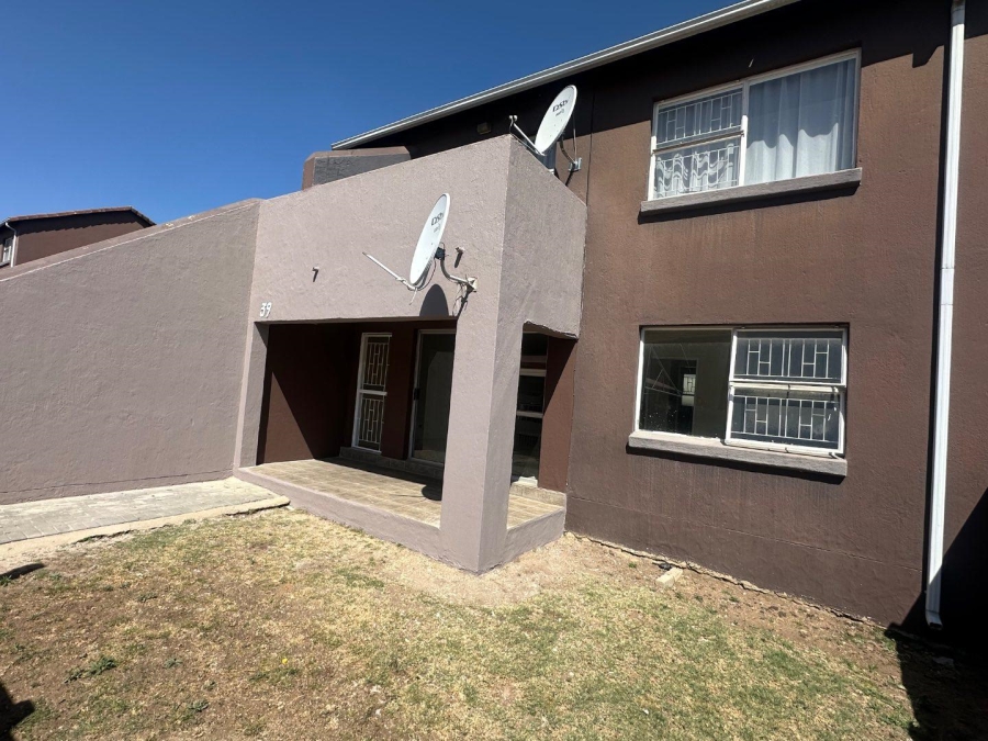 2 Bedroom Property for Sale in Vorna Valley Gauteng