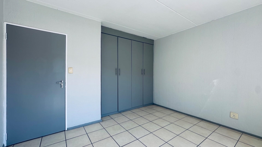 2 Bedroom Property for Sale in Vorna Valley Gauteng