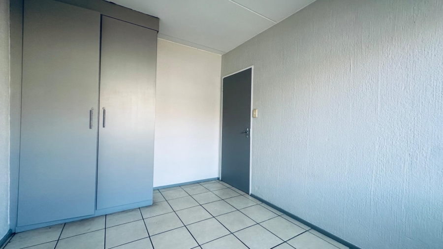 2 Bedroom Property for Sale in Vorna Valley Gauteng