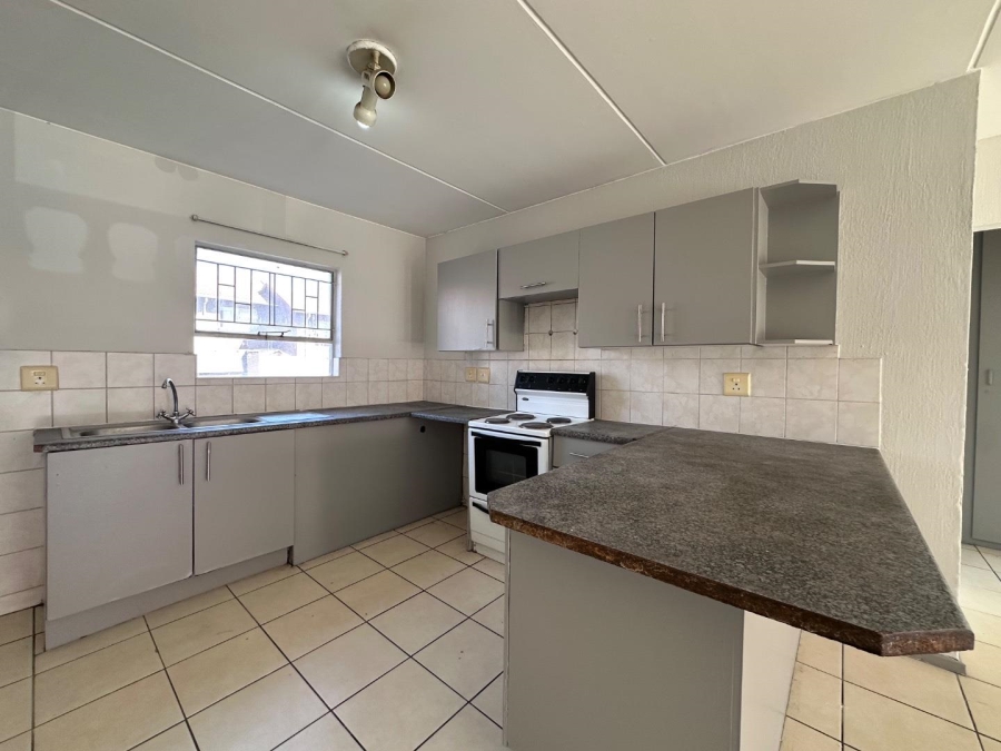 2 Bedroom Property for Sale in Vorna Valley Gauteng