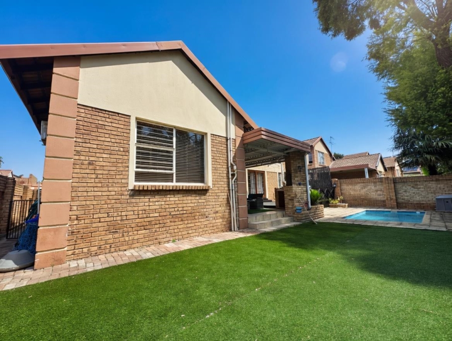 4 Bedroom Property for Sale in Eden Glen Gauteng