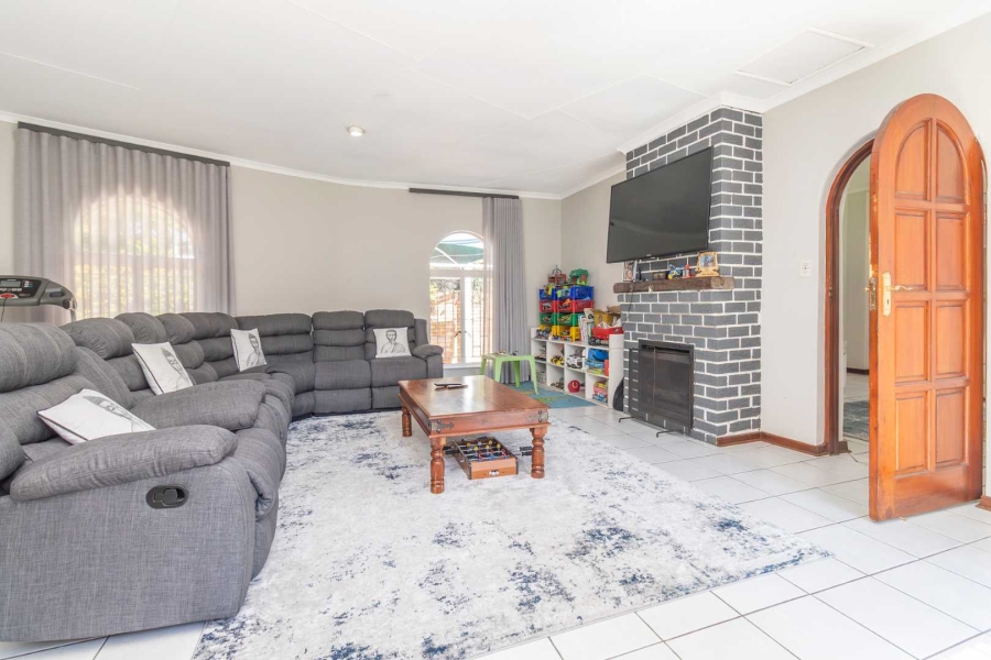 4 Bedroom Property for Sale in Northwold Gauteng