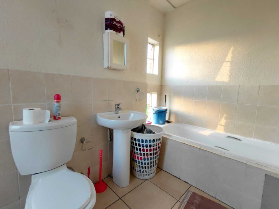 2 Bedroom Property for Sale in Laser Park Gauteng