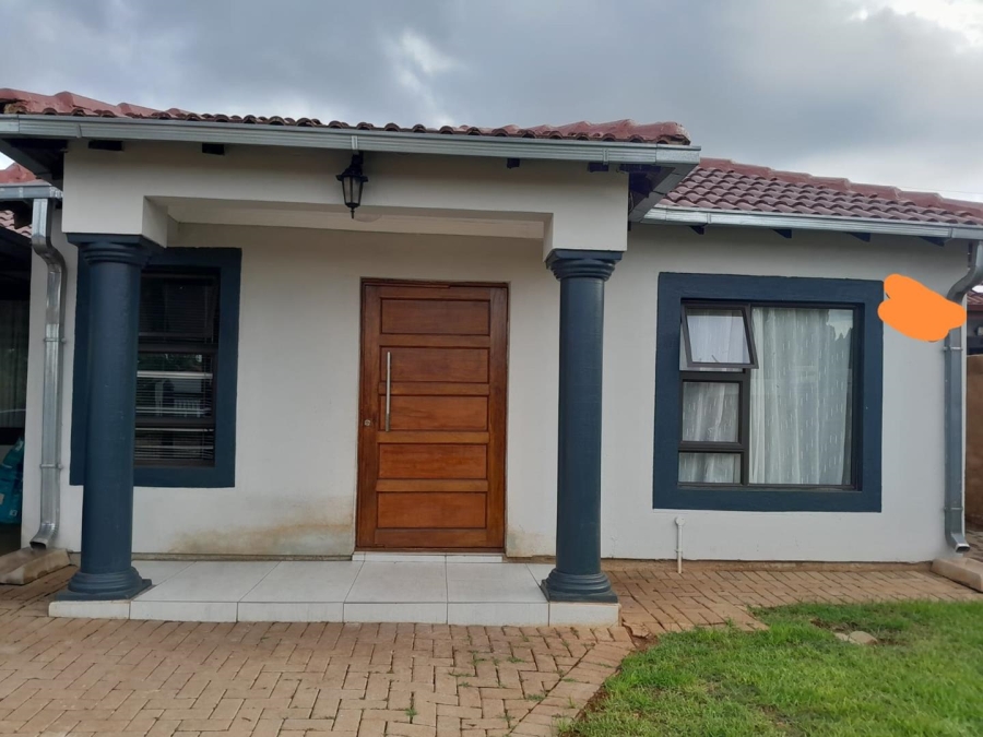 3 Bedroom Property for Sale in Rosslyn Gauteng