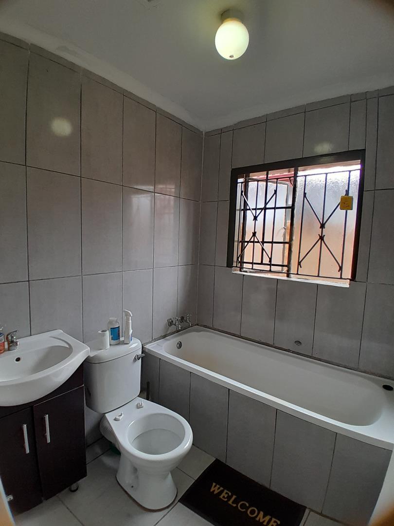 3 Bedroom Property for Sale in Rosslyn Gauteng
