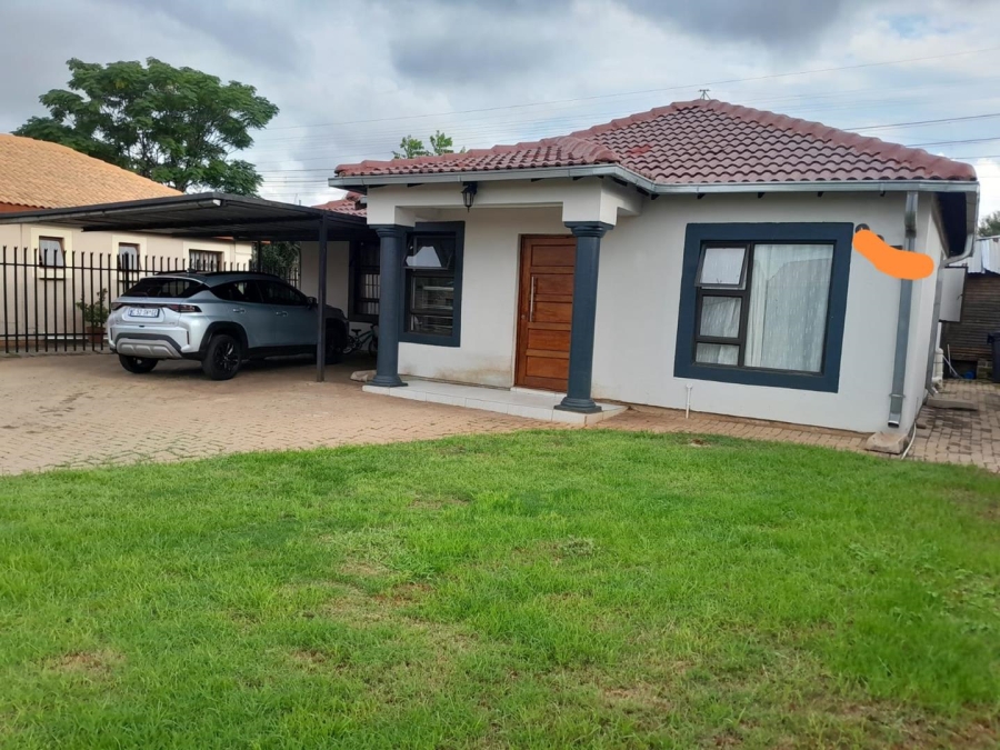 3 Bedroom Property for Sale in Rosslyn Gauteng