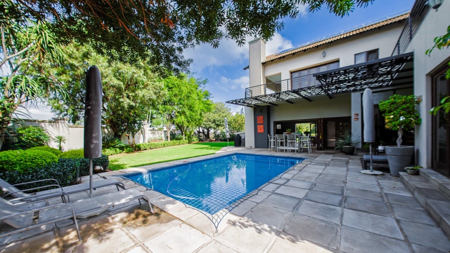 6 Bedroom Property for Sale in Midfield Estate Gauteng