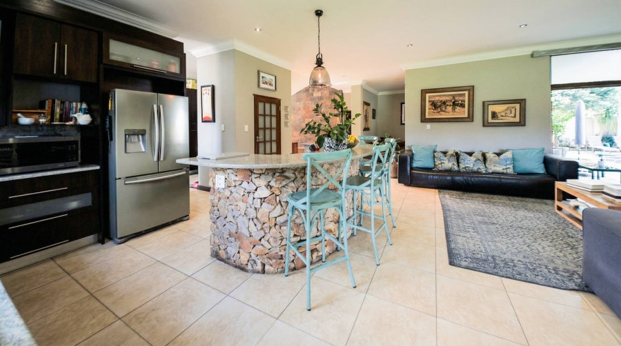 6 Bedroom Property for Sale in Midfield Estate Gauteng