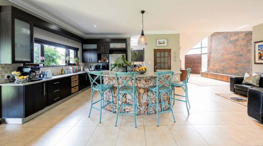 6 Bedroom Property for Sale in Midfield Estate Gauteng