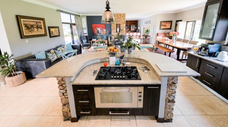 6 Bedroom Property for Sale in Midfield Estate Gauteng