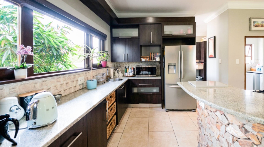 6 Bedroom Property for Sale in Midfield Estate Gauteng