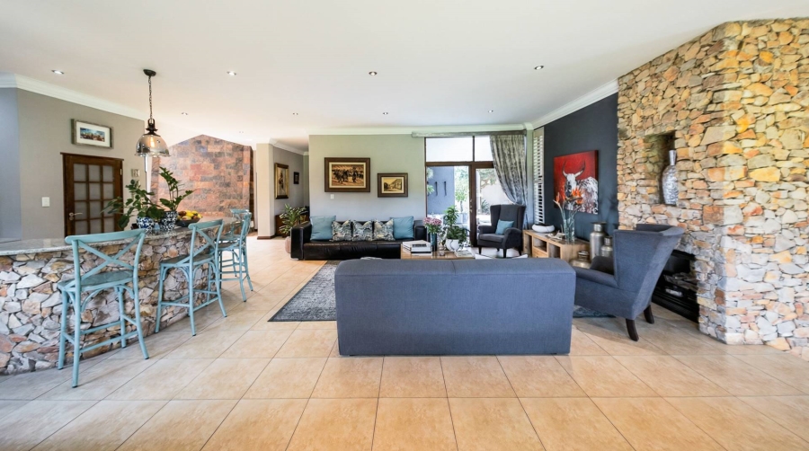 6 Bedroom Property for Sale in Midfield Estate Gauteng