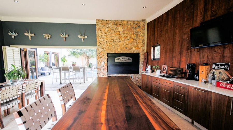 6 Bedroom Property for Sale in Midfield Estate Gauteng