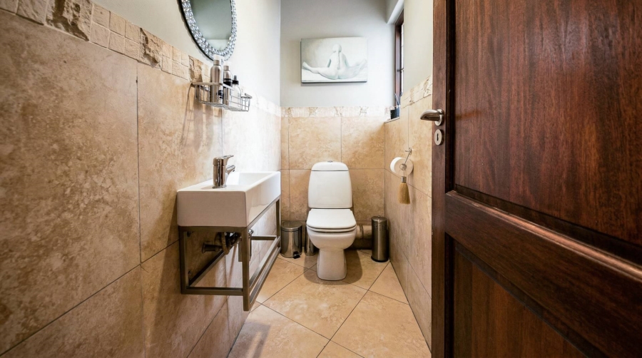 6 Bedroom Property for Sale in Midfield Estate Gauteng