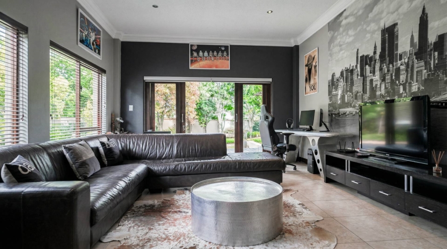 6 Bedroom Property for Sale in Midfield Estate Gauteng