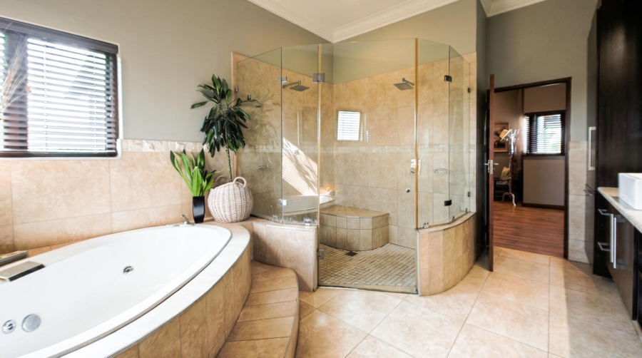 6 Bedroom Property for Sale in Midfield Estate Gauteng