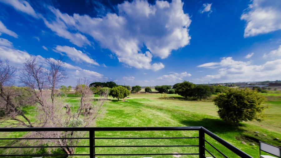 6 Bedroom Property for Sale in Midfield Estate Gauteng