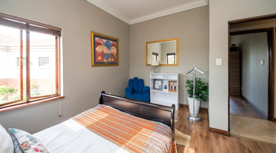 6 Bedroom Property for Sale in Midfield Estate Gauteng