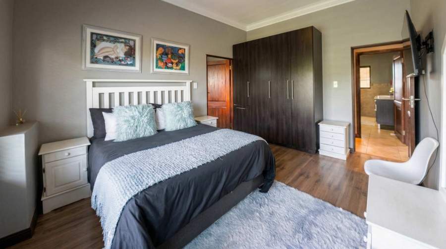 6 Bedroom Property for Sale in Midfield Estate Gauteng