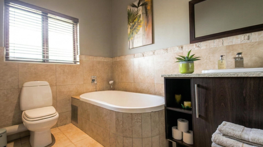 6 Bedroom Property for Sale in Midfield Estate Gauteng