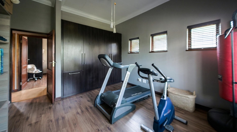 6 Bedroom Property for Sale in Midfield Estate Gauteng