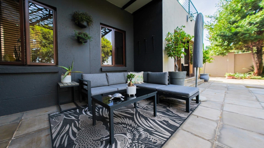 6 Bedroom Property for Sale in Midfield Estate Gauteng