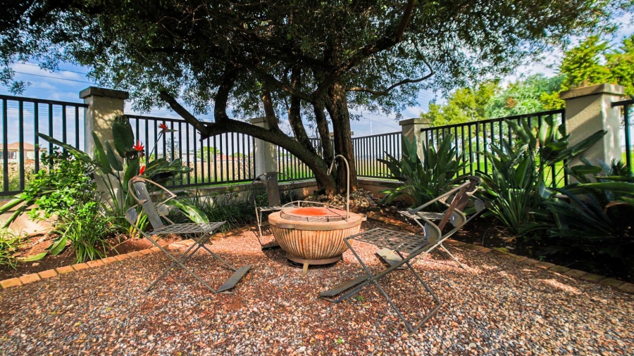 6 Bedroom Property for Sale in Midfield Estate Gauteng