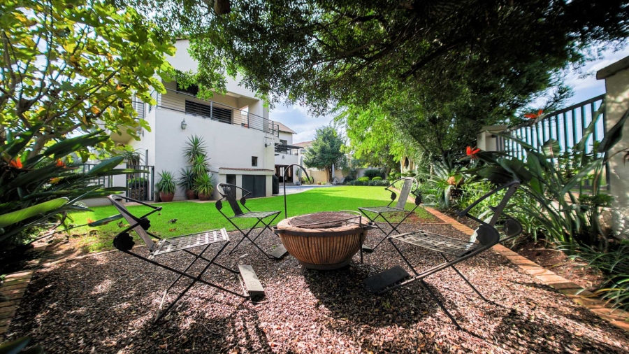 6 Bedroom Property for Sale in Midfield Estate Gauteng