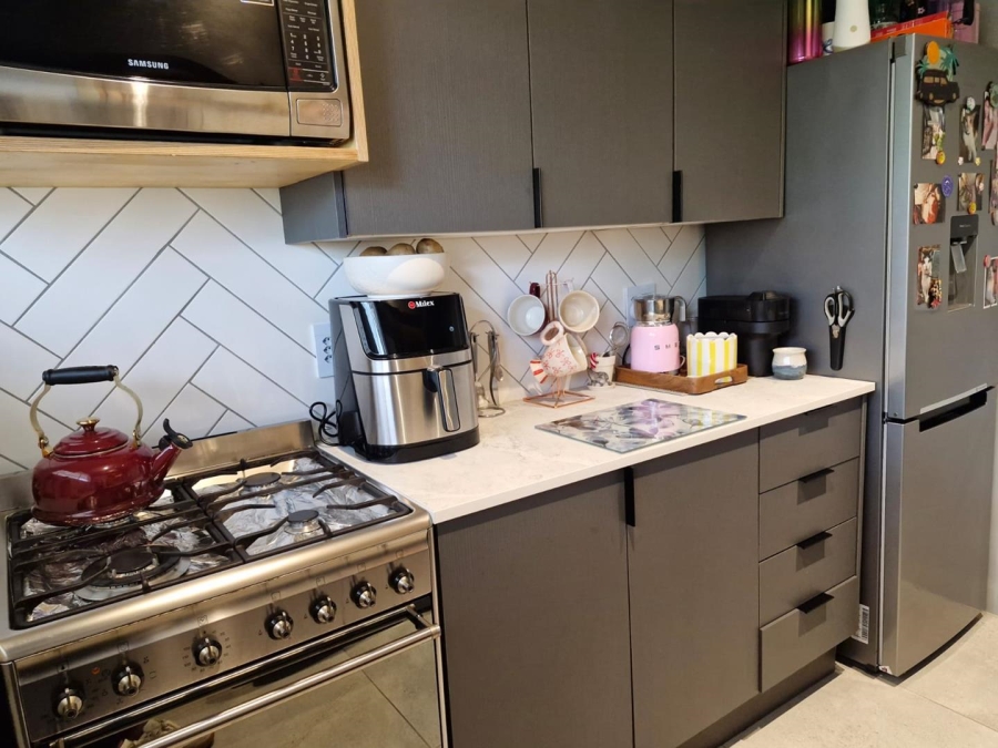 1 Bedroom Property for Sale in Benmore Gauteng