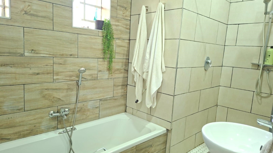 5 Bedroom Property for Sale in Sandringham Gauteng