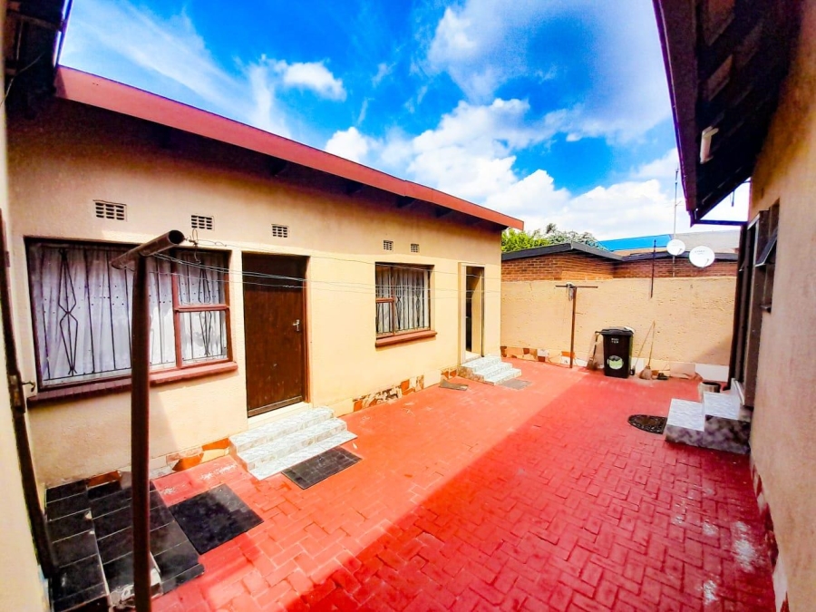 3 Bedroom Property for Sale in Dube Gauteng